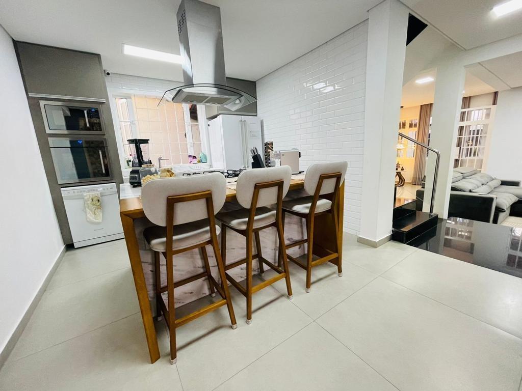 Casa, 3 quartos, 300 m² - Foto 13