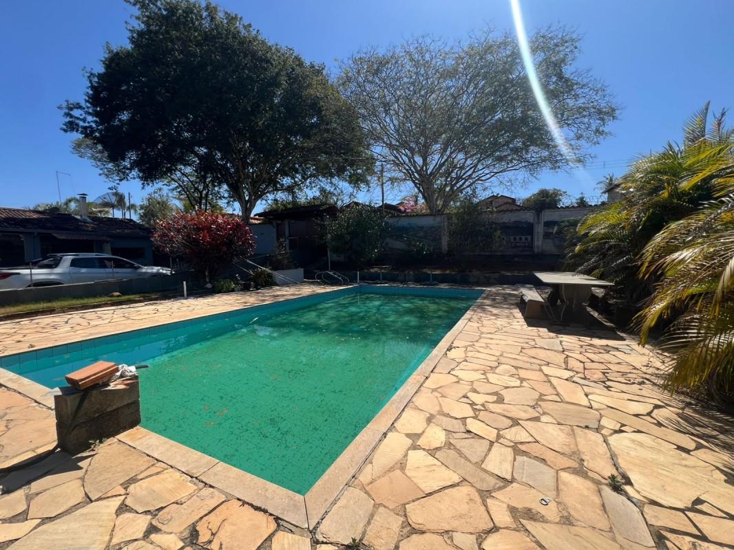 Chácara, 6 quartos, 2880 m² - Foto 1