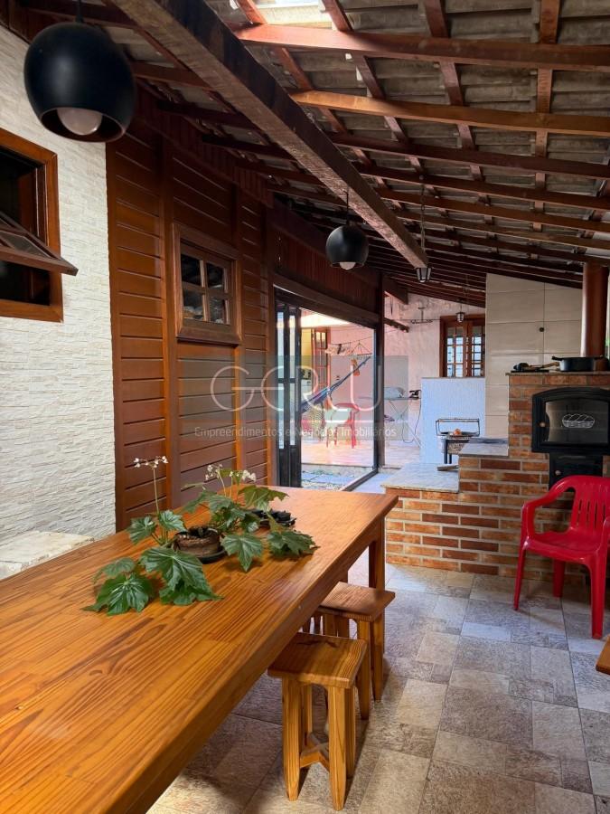 Casa, 5 quartos, 200 m² - Foto 1